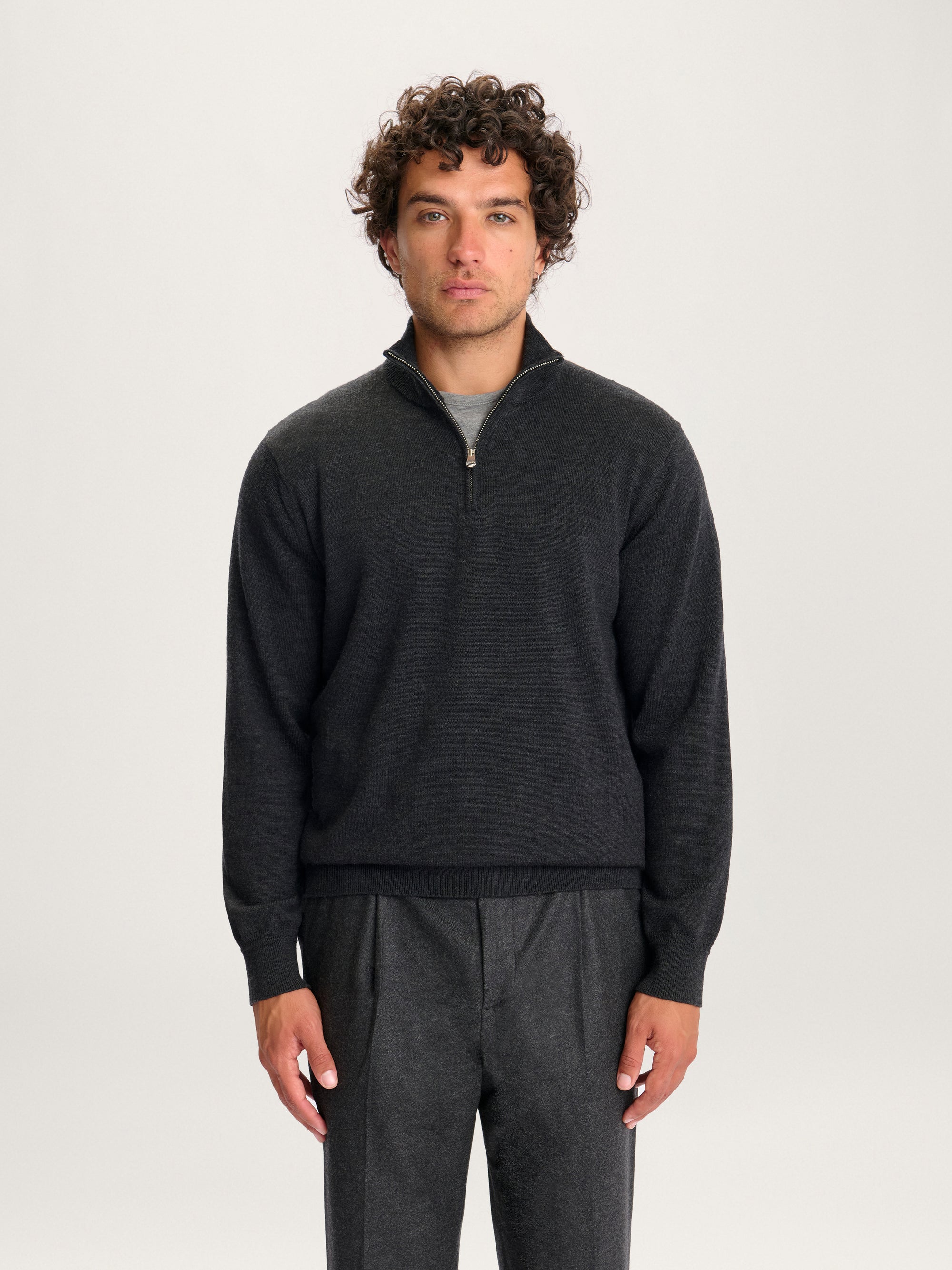 Lestrange Merino Half Zip Grey – front view of men’s lightweight merino wool half zip sweater