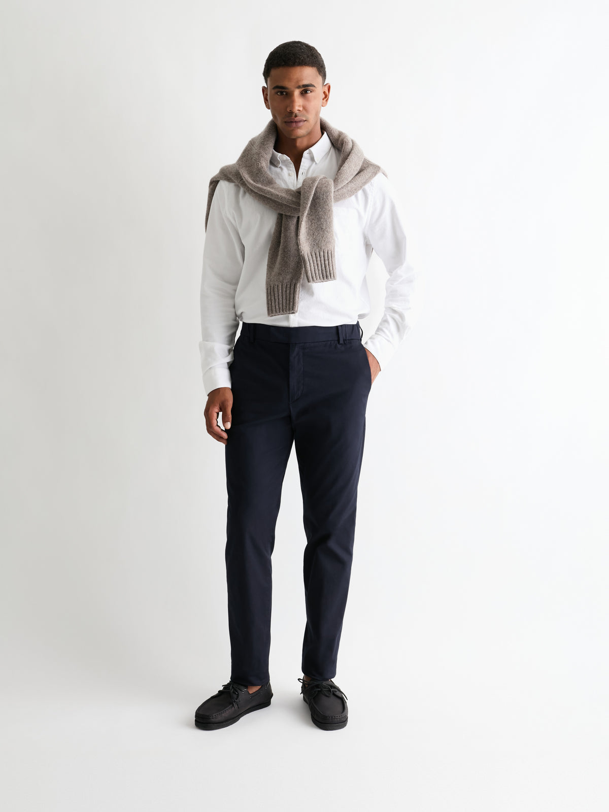 The 24 Oxford Shirt Relaxed, White, styled