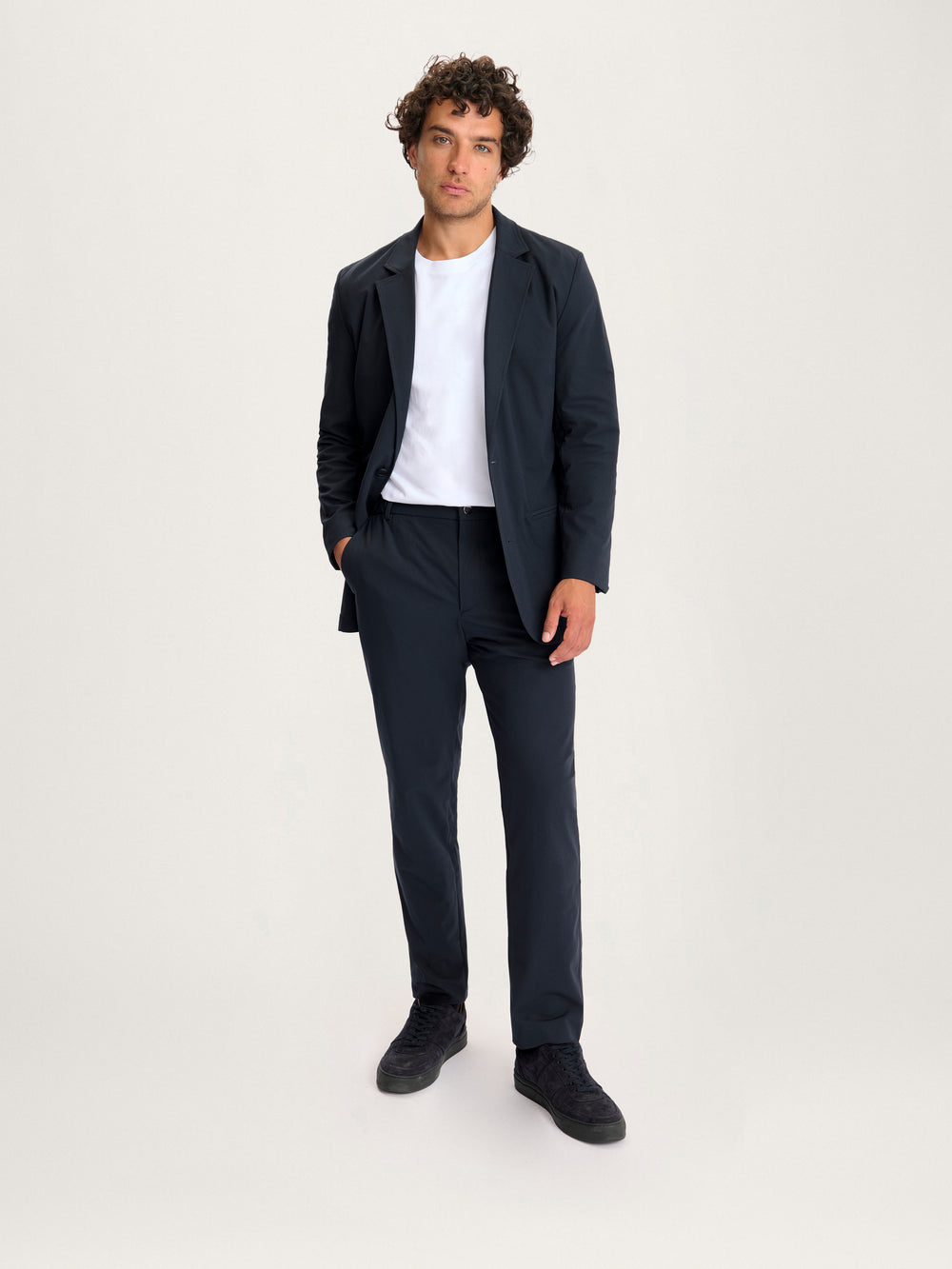 Men’s Lestrange 360 navy blazer paired with matching trousers and white T-shirt – full outfit view