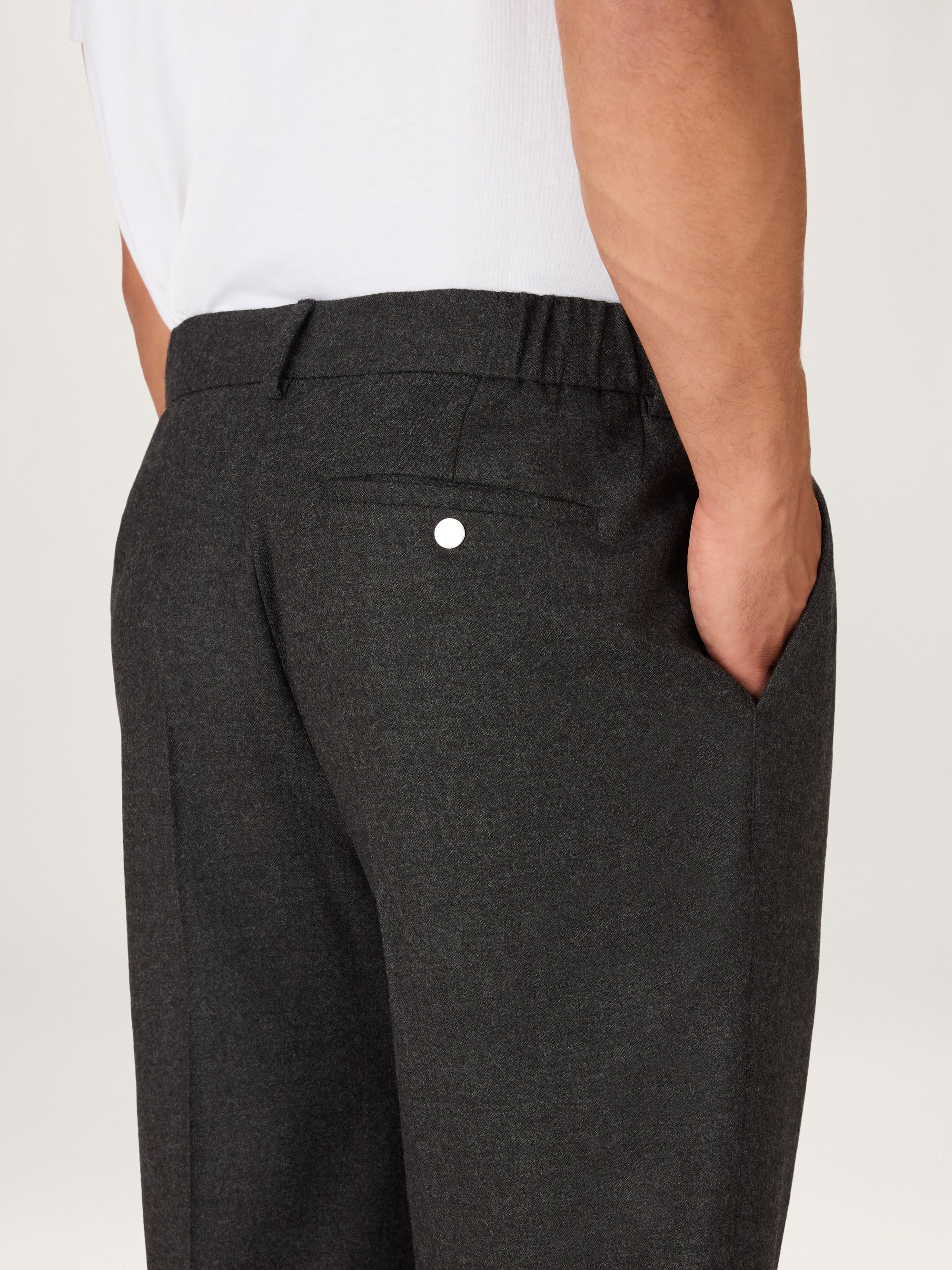 The 24 Trouser Pleated || Charcoal | Traceable Wool