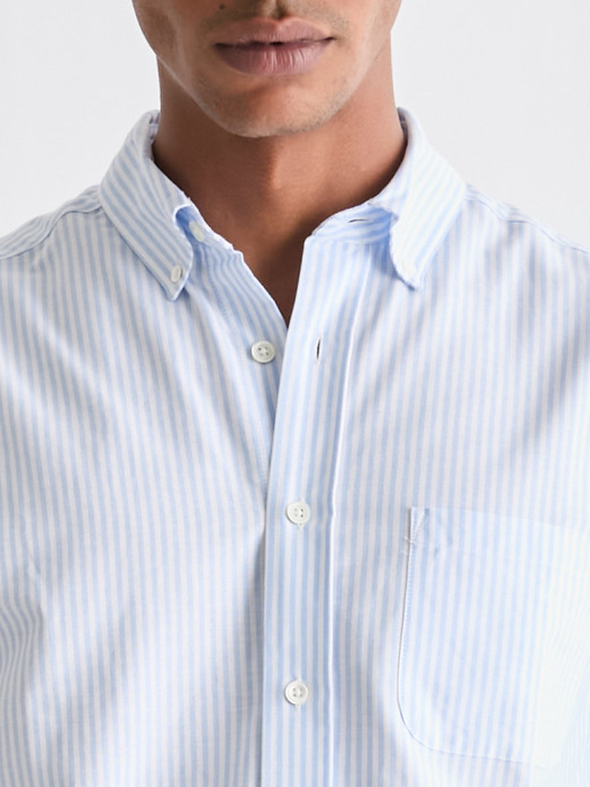 The 24 Oxford Shirt Relaxed, Light Blue Stripe, detail