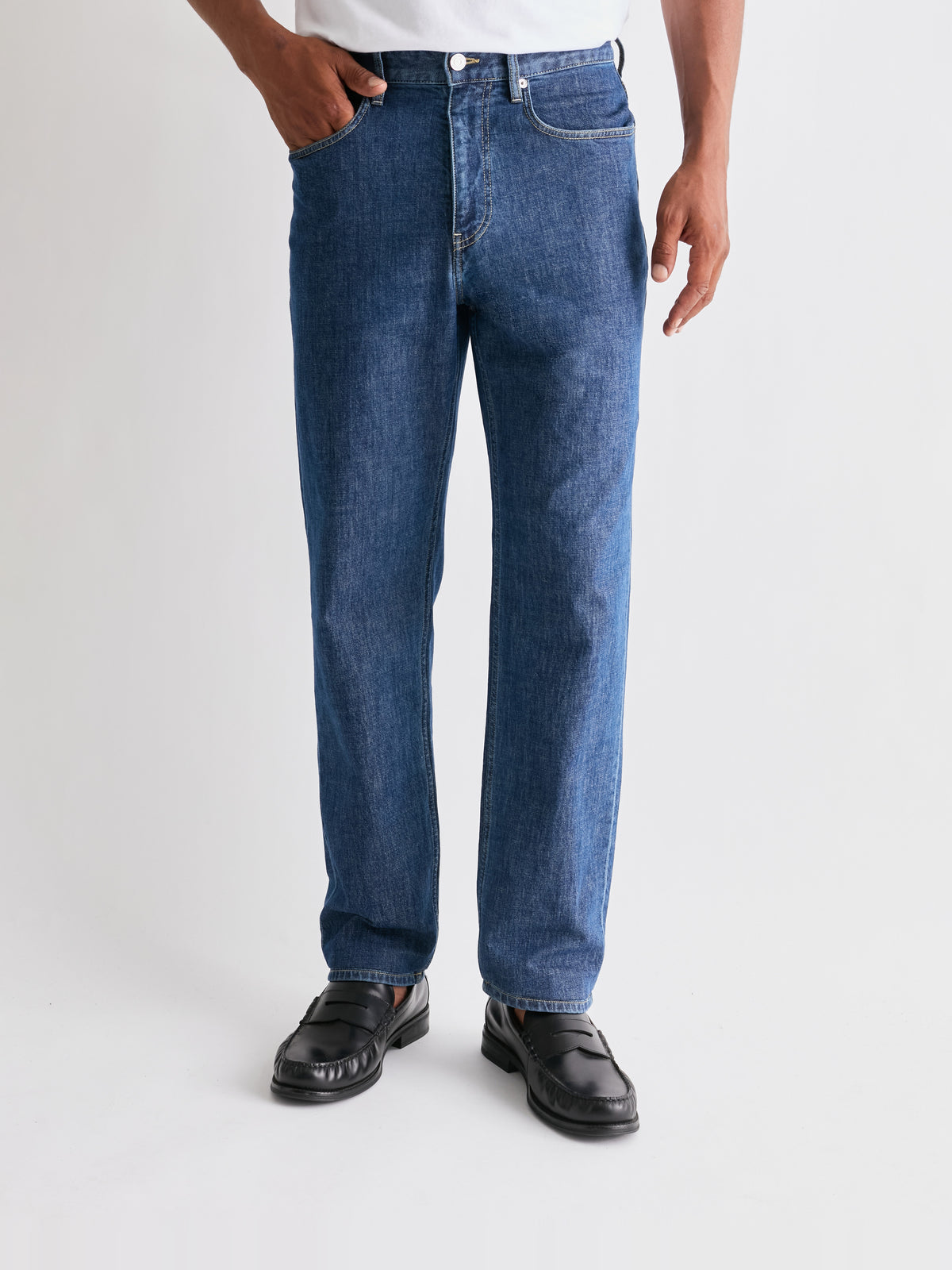 LESTRANGE The 24 Jeans Straight Fit in Mid Blue, front close-up showing five-pocket denim construction