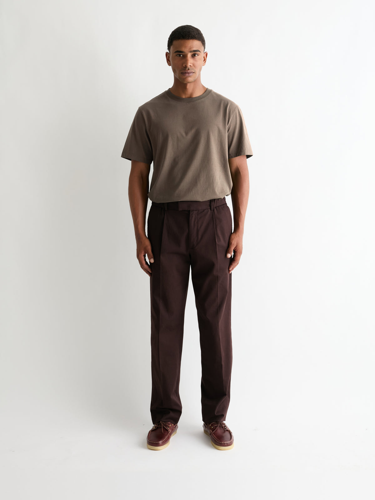 The Heavyweight Tee in Wolf Brown